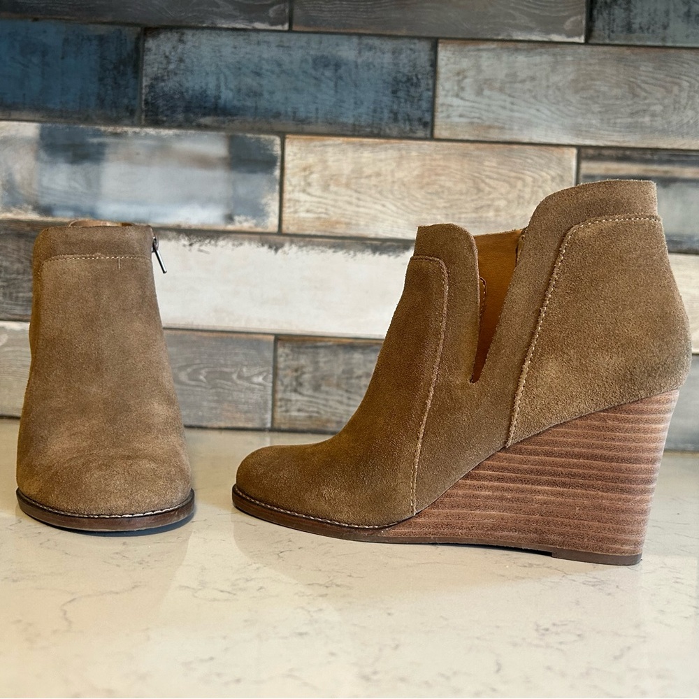 Lucky Brand Yabba Suede Tan Block Heel Wedge Ankle Boots 8.5/39 - Picture 4 of 14
